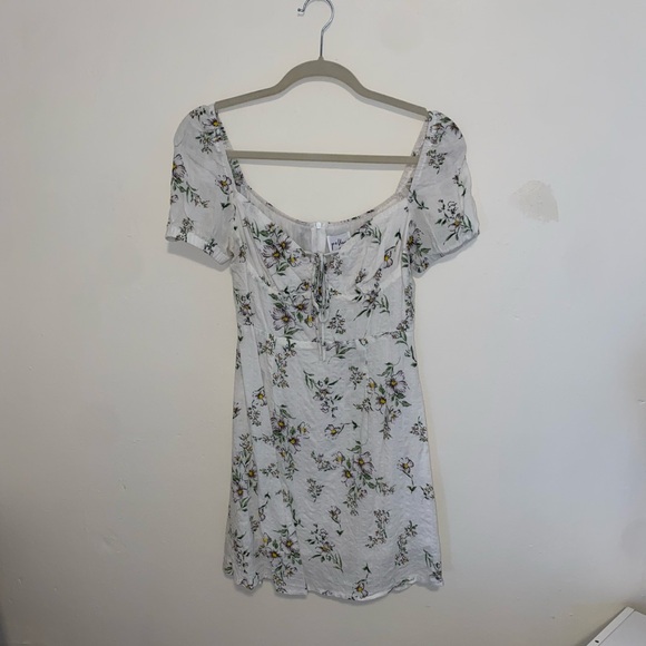 Princess Polly white floral dress with puffy sleeves - Picture 4 of 9